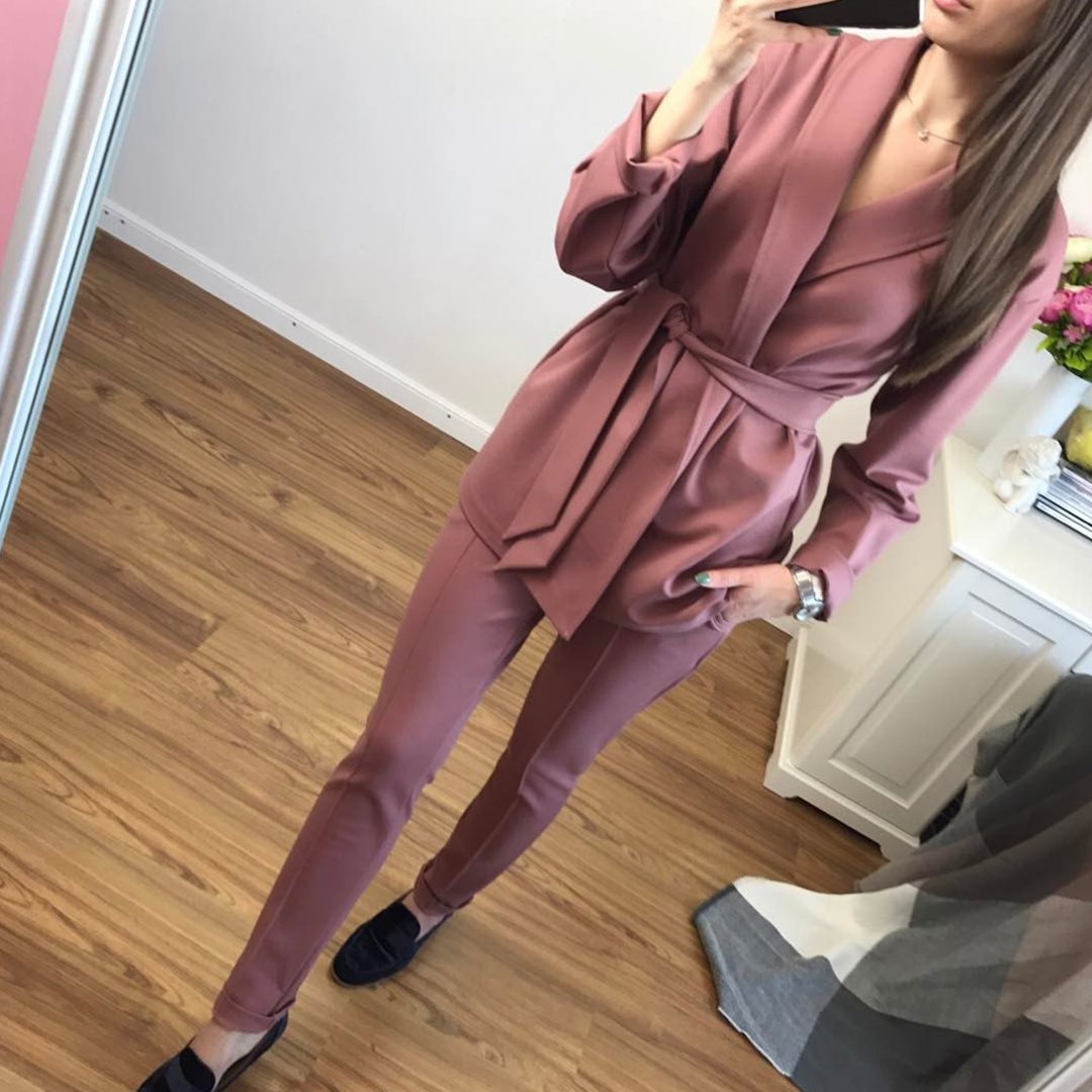 Exquisite Women's Suit Set