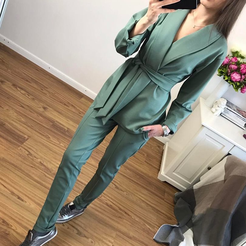 Exquisite Women's Suit Set