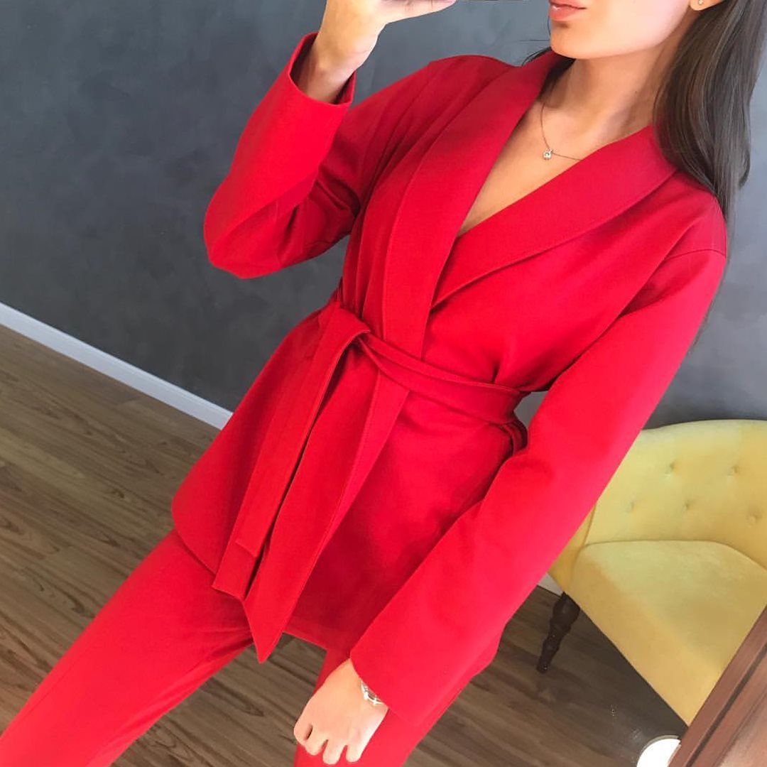 Exquisite Women's Suit Set